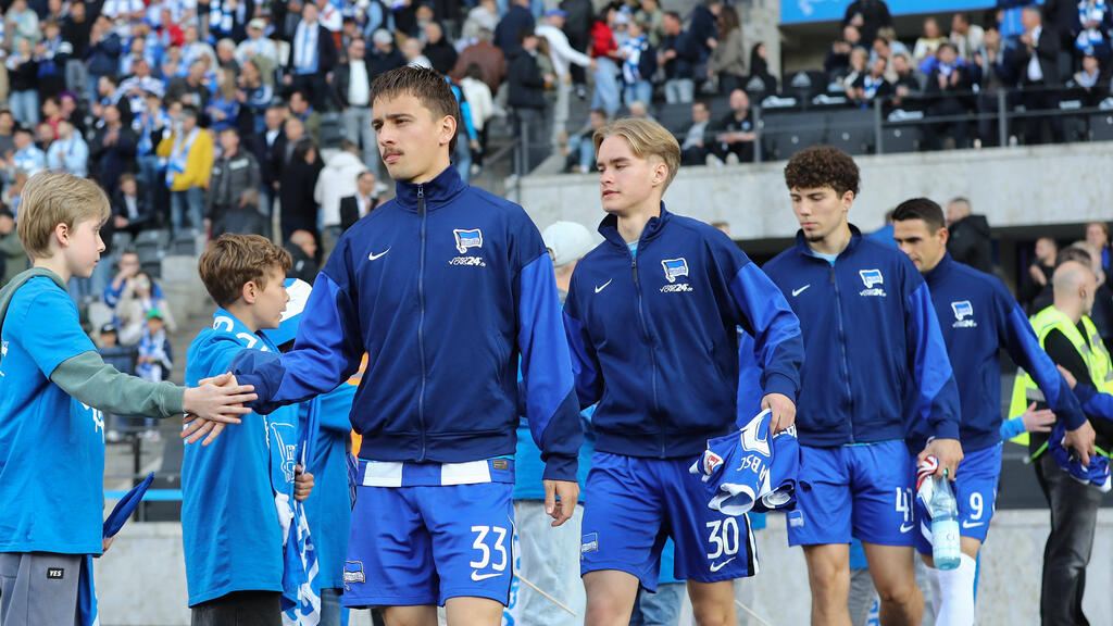 Verlässt Lukas Michelbrink (M.) Hertha BSC im Sommer? Verlässt Lukas Michelbrink (M.) Hertha BSC im Sommer?