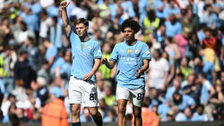 James McAtee (l.) könnte ManCity verlassen