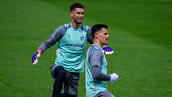 Mio Backhaus (hinten) bleibt beim SV Werder bremen
