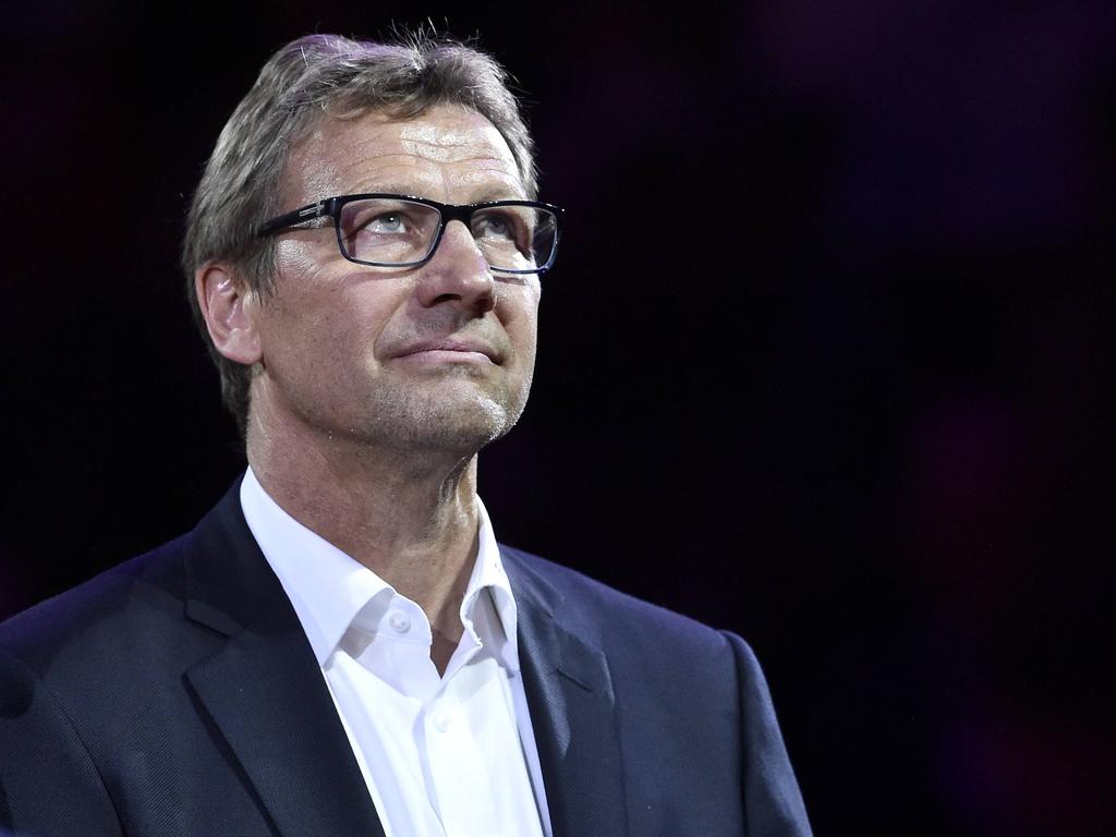 Guido Buchwald freut sich über die Beförderung von Jürgen Kramny Guido Buchwald freut sich über die Beförderung von Jürgen Kramny