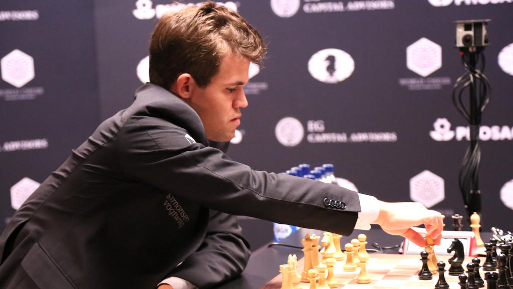 Schach-Weltmeister Magnus Carlsen will seinen Titel gegen Fabiano Caruana verteidigen Schach-Weltmeister Magnus Carlsen will seinen Titel gegen Fabiano Caruana verteidigen
