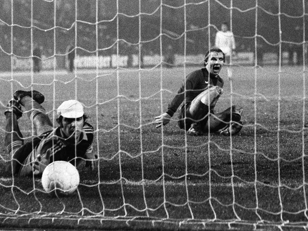 Platz 14: Bernd Hölzenbein - 160 Tore