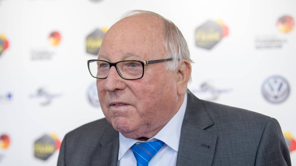 HSV-Legende Uwe Seeler zeigt sich nach dem Derby gegen Werder Bremen enttäuscht