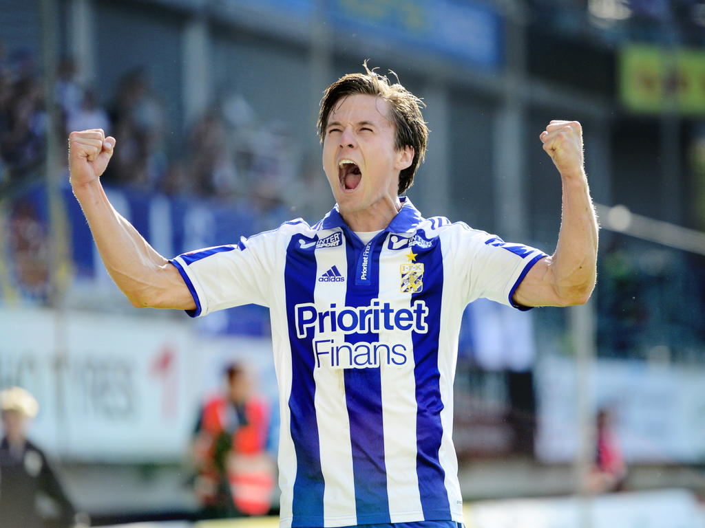 Lasse Vibe schreeuwt het uit na zijn treffer tegen IFK Norrköpping. (25-05-2014)