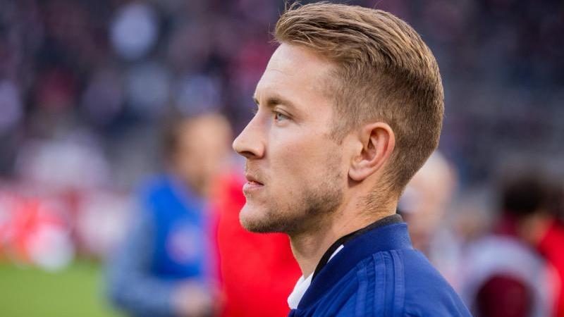 Lewis Holtby wurde beim HSV bis zum Saisonende suspendiert Lewis Holtby wurde beim HSV bis zum Saisonende suspendiert