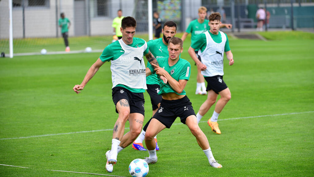 Oscar Fraulo (vorne rechts) nimmt in Gladbach in Kürze das Training auf Oscar Fraulo (vorne rechts) nimmt in Gladbach in Kürze das Training auf