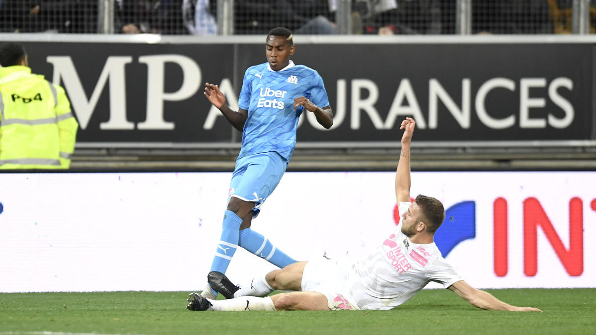 Isaac Lihadji steht angeblich bei BVB, Gladbach und RB Leipzig auf dem Zettel Isaac Lihadji steht angeblich bei BVB, Gladbach und RB Leipzig auf dem Zettel
