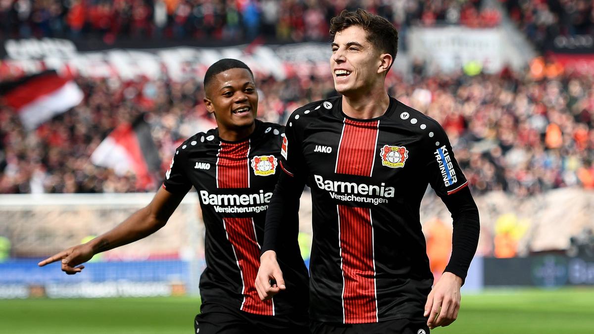 Leon Bailey (l.) steht bei Manchester City im Fokus Leon Bailey (l.) steht bei Manchester City im Fokus