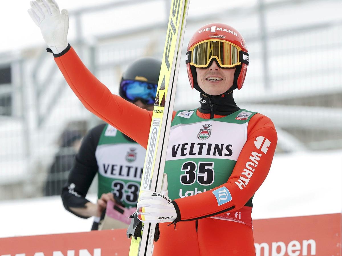 Eric Frenzel aus Deutschland gestikuliert nach dem letzten Skisprungwettbewerb seiner Karriere