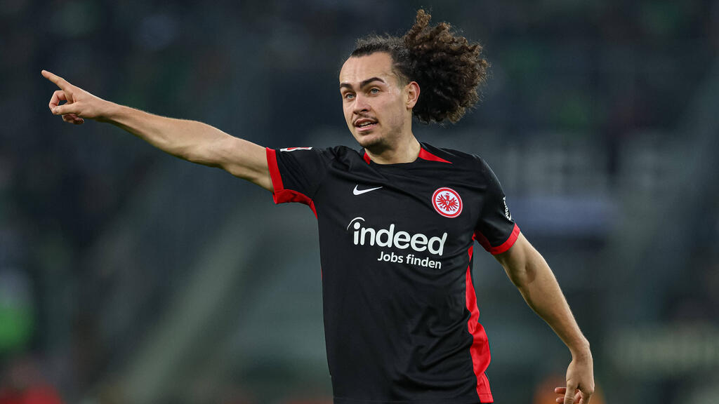 Arthur Theate wurde von Eintracht Frankfurt fest verpflichtet Arthur Theate wurde von Eintracht Frankfurt fest verpflichtet