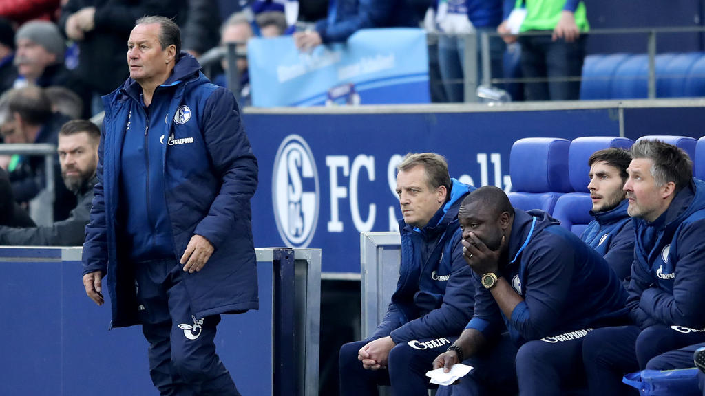 Soll Schalke vor dem Abstieg retten: S04-Coach Huub Stevens