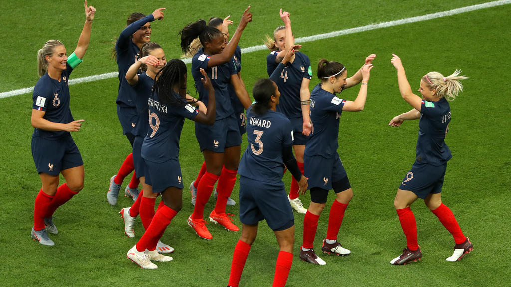 Frankreich ist mit einem souveränen Sieg in die WM gestartet
