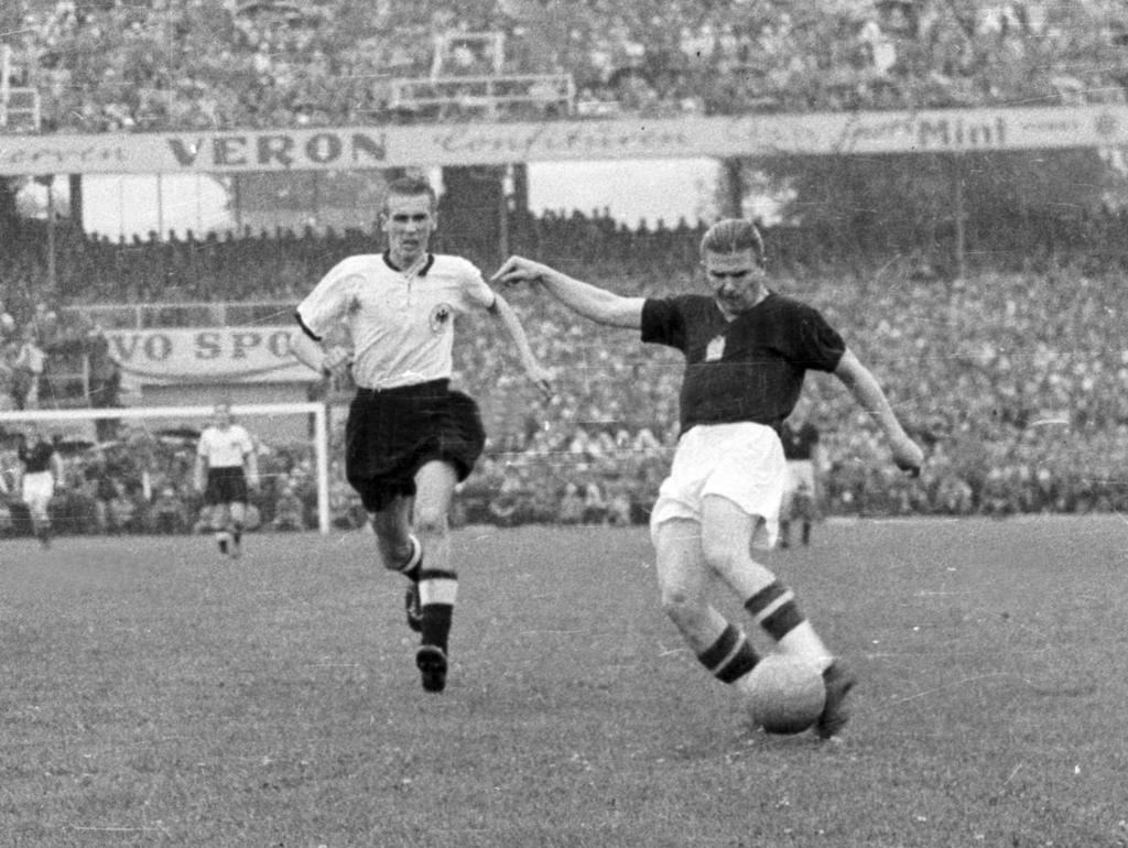 Horst Eckel (l.) im Finale der WM 1954