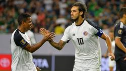 Costa-Rica-Star Bryan Ruiz (rechts) hofft auf mehr Torschüsse gegen Deutschland