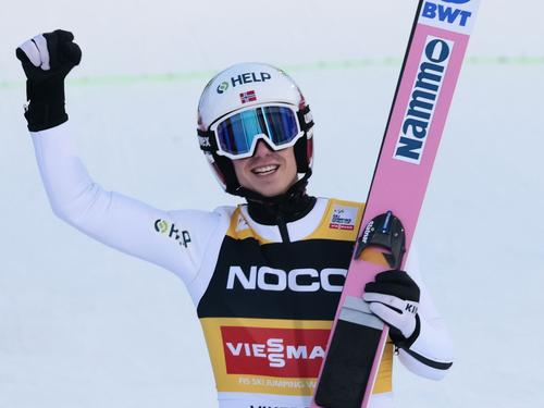 Halvor Egner Granerud aus Norwegen steht als Sieger des Gesamtweltcups fest