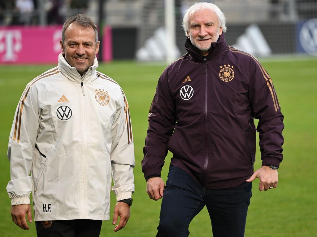 Bundestrainer Hansi Flick (l.) und DFB-Sportdirektor Rudi Völler
