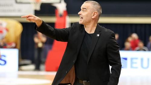 Dirk Bauermann feiert Deutschlands Sensation bei der Basketball-WM