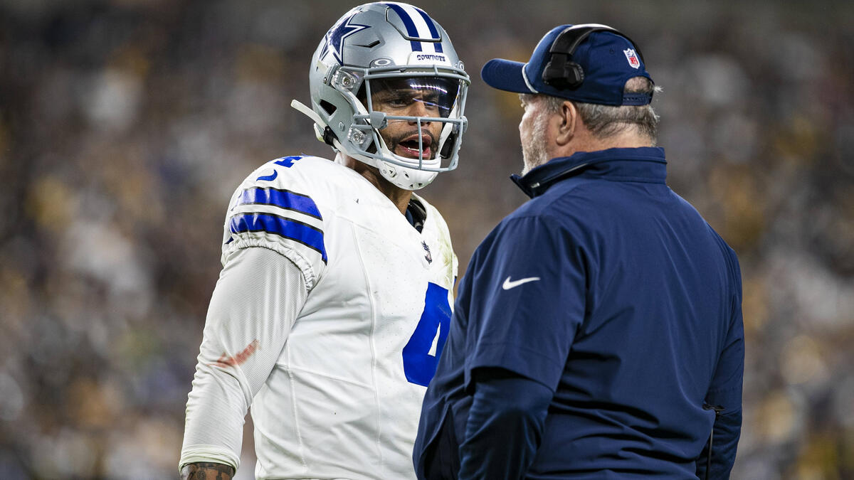 Dak Prescott (l.) und Head Coach Mike McCarthy wollen die Cowboys wieder auf Kurs bringen