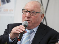 Uwe Seeler vertraut HSV-Trainer Bruno Labbadia