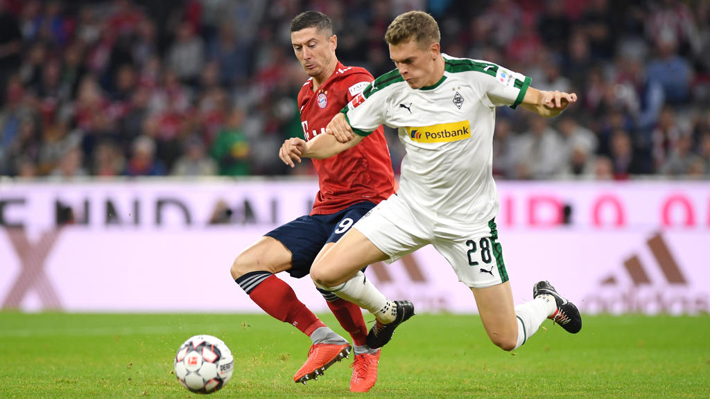 Matthias Ginter (r.) ist mit Borussia Mönchengladbach Tabellenzweiter