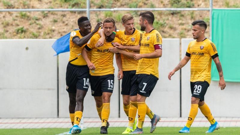 Dynamo Dresden zieht in die zweiten Runde des DFB-Pokals ein