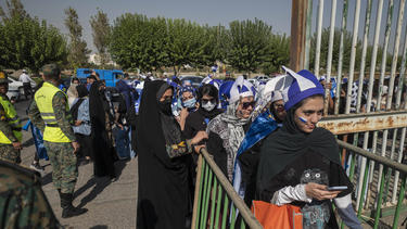 Zum ersten Mal seit 1979 durften Frauen im Iran ein Fußballspiel besuchen