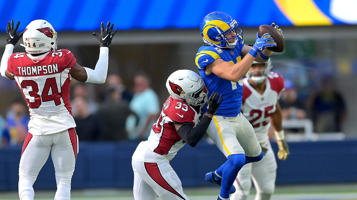 Star-Receiver Cooper Kupp beim folgenschweren Catch-Versuch