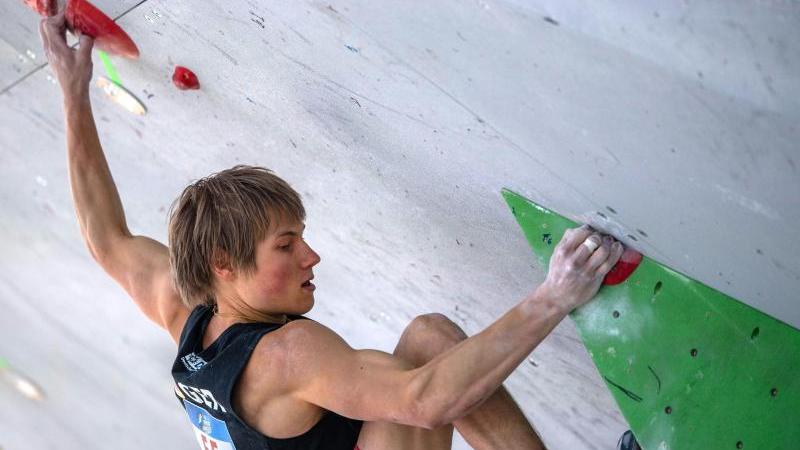 Klettert in Franken statt in Tokio: Alexander Megos Klettert in Franken statt in Tokio: Alexander Megos