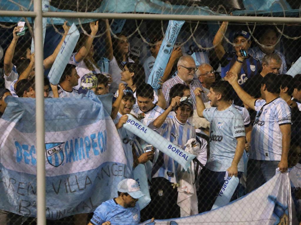 Fans de Atlético Tucumán en las gradas. (Foto: Imago)