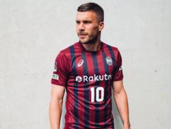 Lukas Podolski im neuen Dress (Bildquelle: twitter.com/Podolski10)