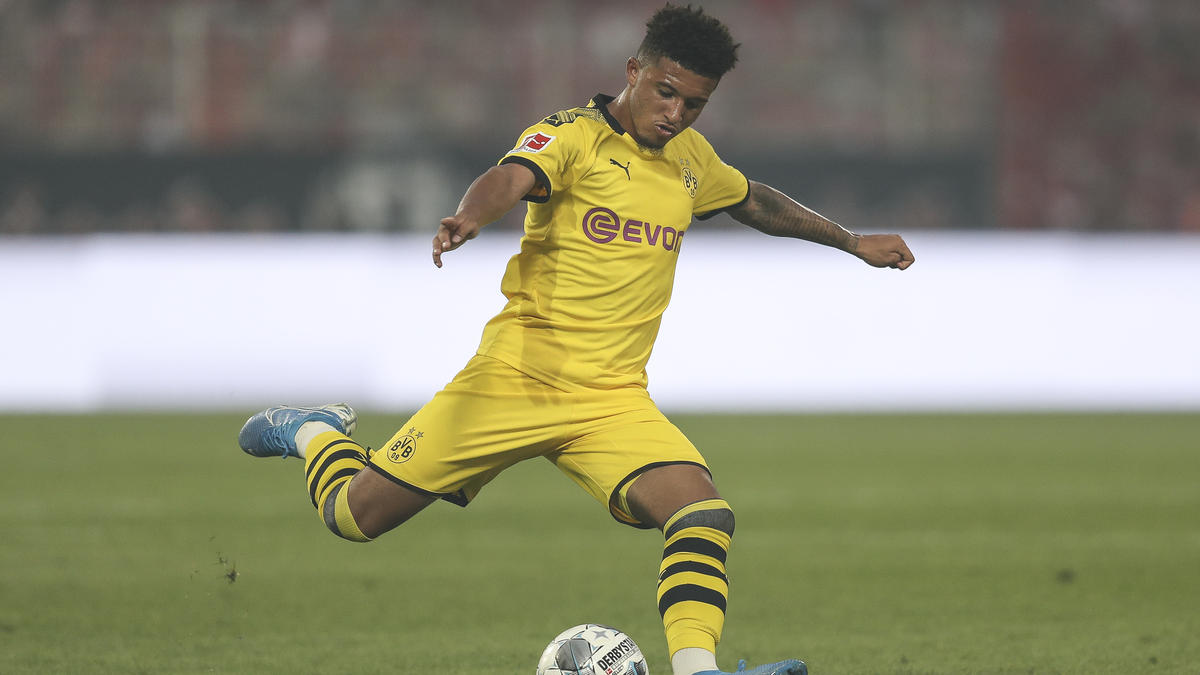 Jadon Sancho trifft mit dem BVB in der Königsklasse unter anderem auf Barcelona Jadon Sancho trifft mit dem BVB in der Königsklasse unter anderem auf Barcelona