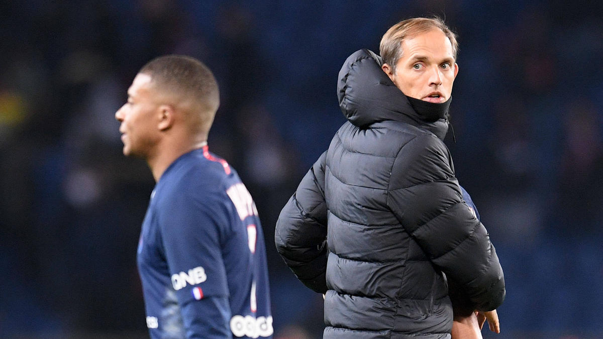 Kylian Mbappé zeigte sich nach seiner Auswechslung unzufrieden Kylian Mbappé zeigte sich nach seiner Auswechslung unzufrieden