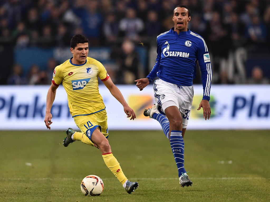 Joel Matip (r.) steht in Verhandlungen mit dem FC Schalke 04 über eine Vertragsverlängerung