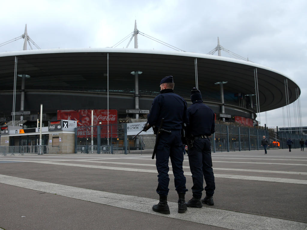 Polizei vor dem Stade de France - ein mittlerweile gewohnter Anblick