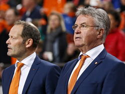 Guus Hiddink (r.) muss auf Arjen Robben verzichten