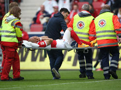 Soto cayó lesionado en el encuentro ante el Hamburgo. (Foto: Getty)
