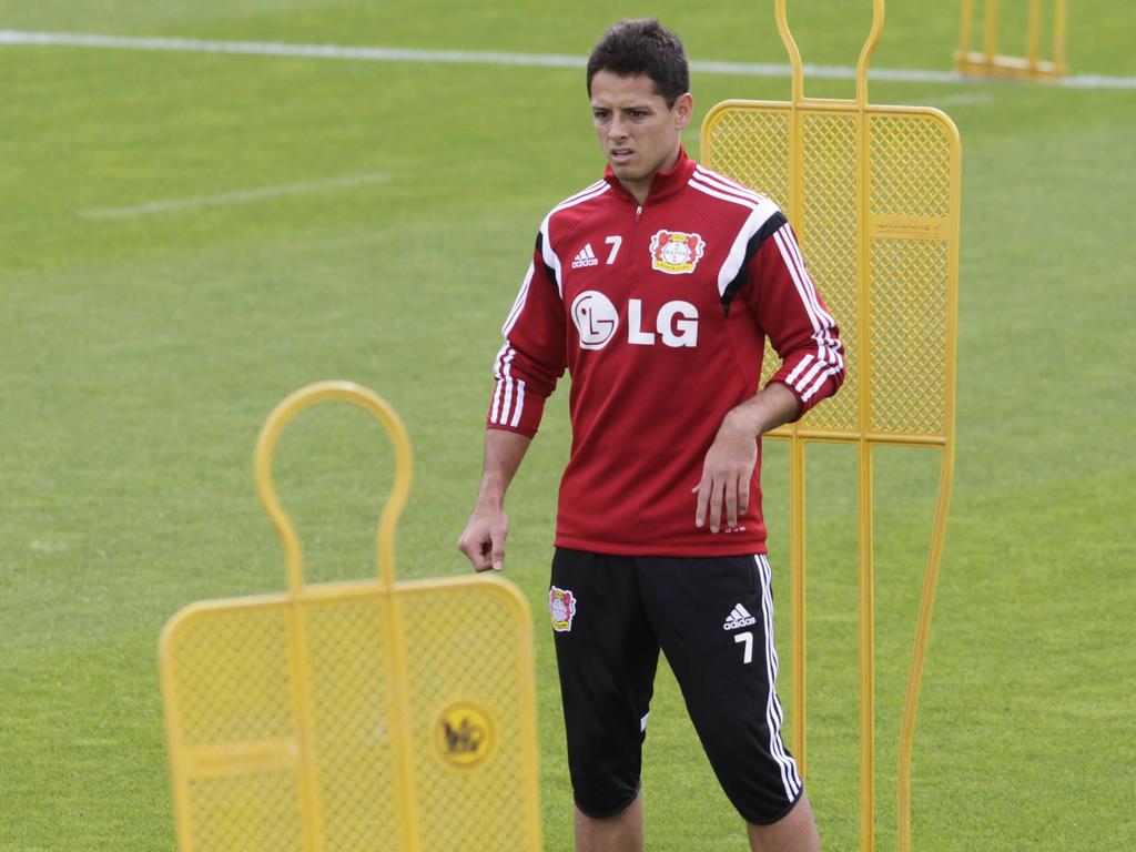 Javier Hernández maakt zijn eerste training in Duitsland mee als speler van Bayer Leverkusen. (01-09-2015)