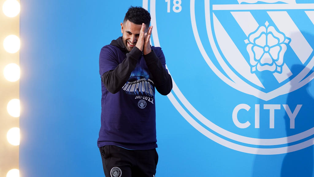 Mahrez signs new Man City contract