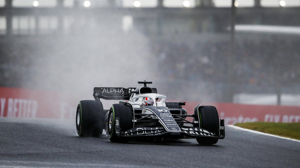 The shocking video shows the near disaster in Suzuka