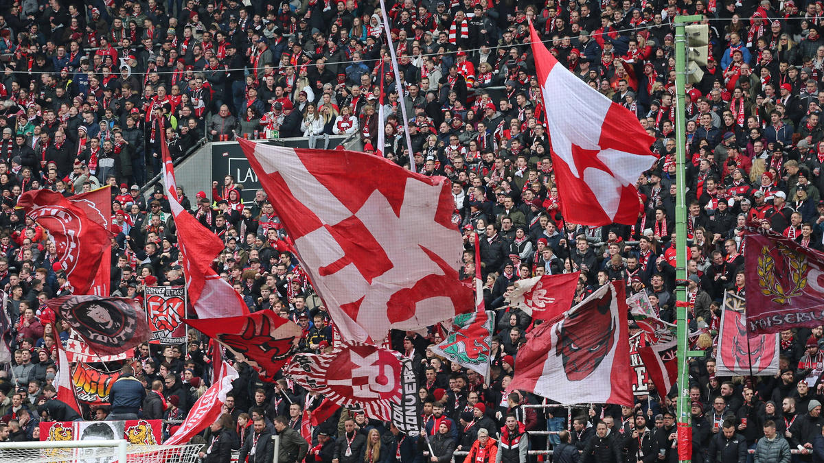 Der 1. FC Kaiserslautern bietet eine Einkaufshilfe an Der 1. FC Kaiserslautern bietet eine Einkaufshilfe an