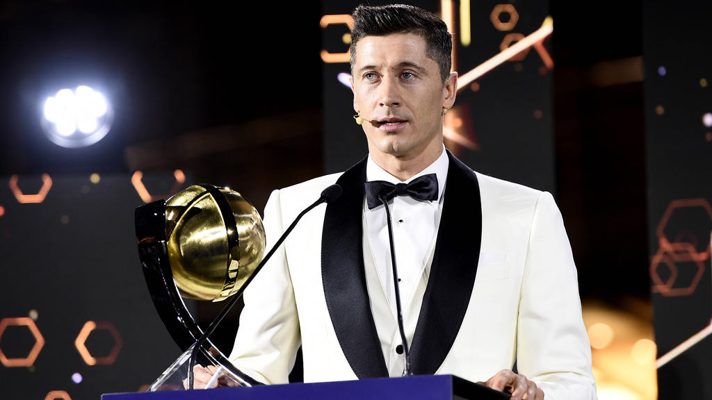 Robert Lewandowski freut sich über seine Robert Lewandowski freut sich über seine