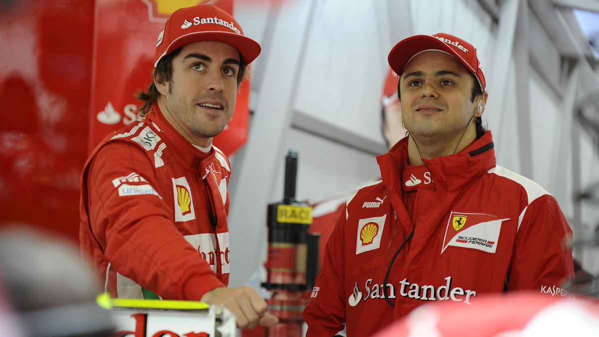 Felipe Massa (r.) fühlte sich an der Seite von Fernando Alonso nicht immer wohl