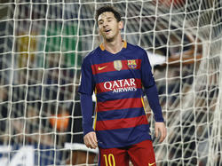 Lionel Messi baalt van het missen van een grote kans tijdens het bekerduel FC Barcelona - Valencia. (03-02-2016)