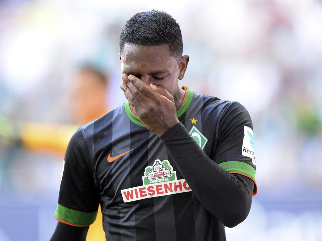Eljero Elia in het shirt van Werder Bremen tijdens het competitieduel met FC Augsburg. (20-09-2014).