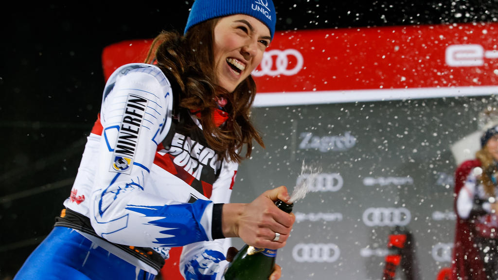 Petra Vlhová hat den Slalom in Flachau vor Mikaela Shiffrin gewonnen Petra Vlhová hat den Slalom in Flachau vor Mikaela Shiffrin gewonnen