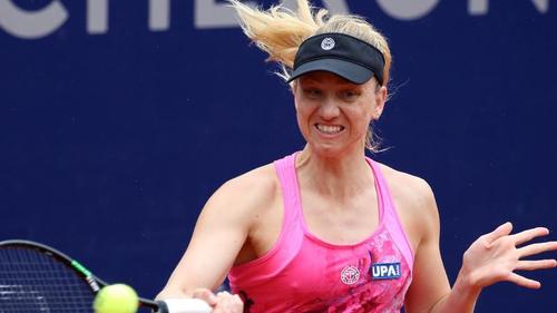 Mona Barthel hat beim WTA-Turnier in Stuttgart als erste deutsche Spielerin das Achtelfinale erreicht