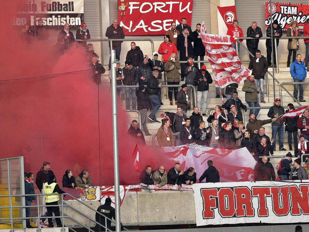 Fortuna-Fans zünden Rauchtöpfe in Paderborn