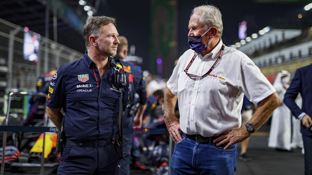 Helmut Marko (r.) hofft, dass Red Bull in der Formel 1 triumphieren wird