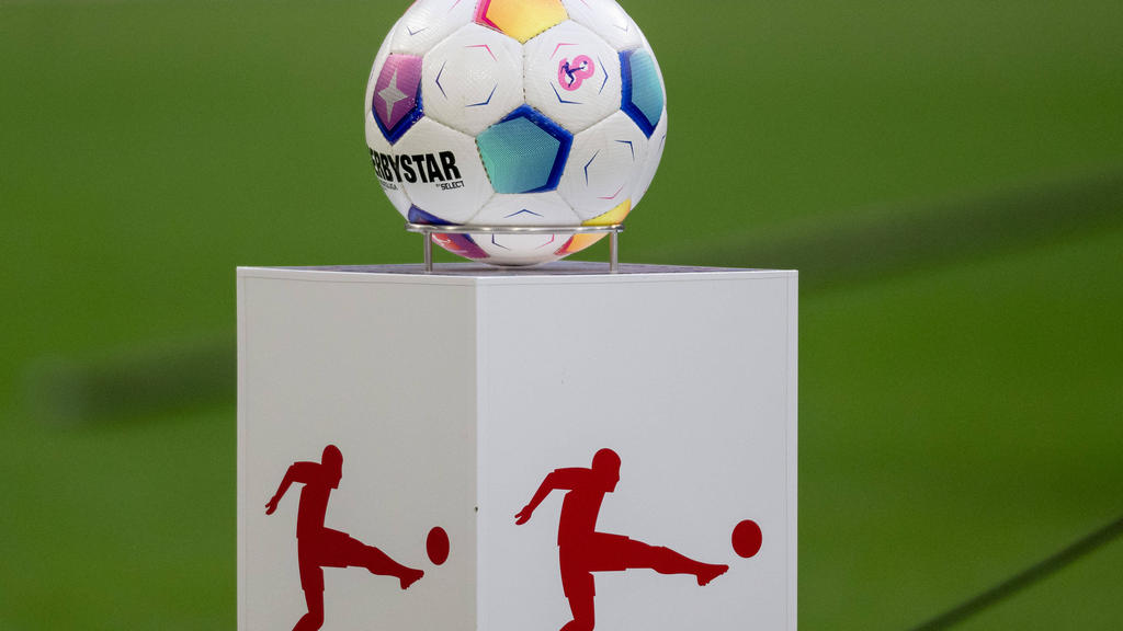 Die 36 Clubs der 1. und 2. Bundesliga sollen erneut über einen Investor abstimmen. Die 36 Clubs der 1. und 2. Bundesliga sollen erneut über einen Investor abstimmen.