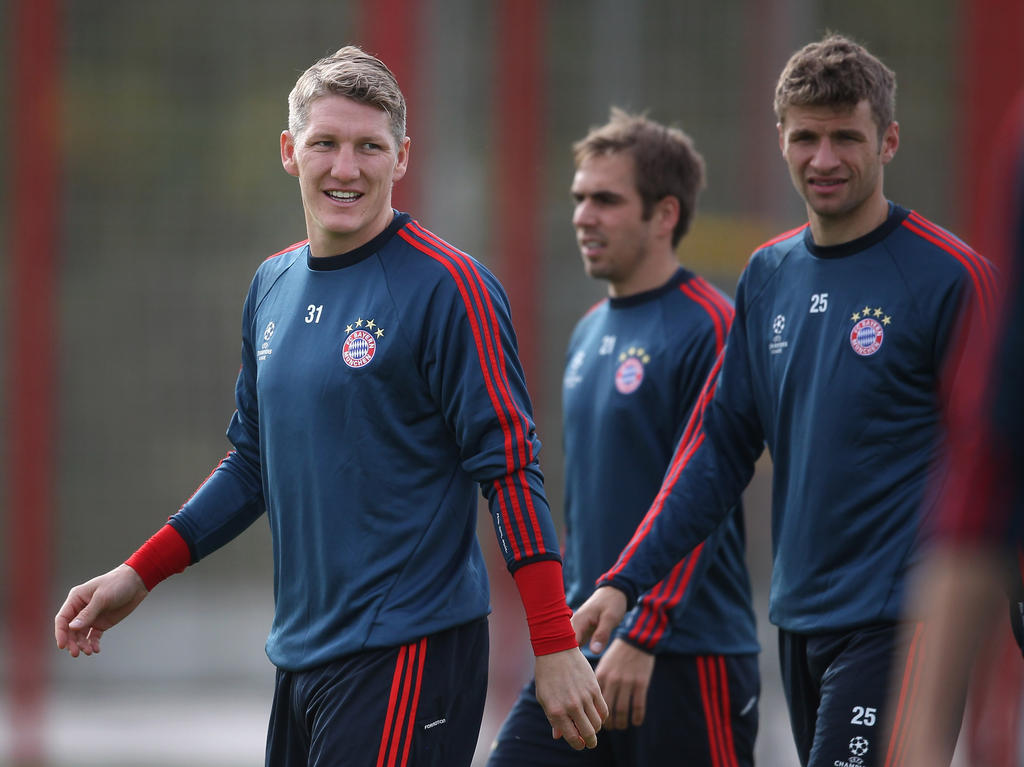 Bastian Schweinsteiger (l.) trainiert wieder Bastian Schweinsteiger (l.) trainiert wieder